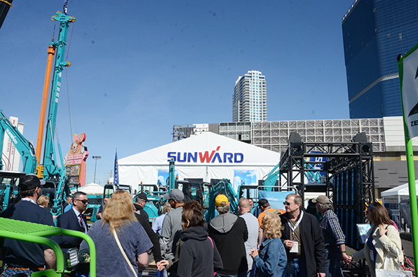 九游体育(中国)官方网站智能拉展“亮剑” 抢攻欧美高端市场