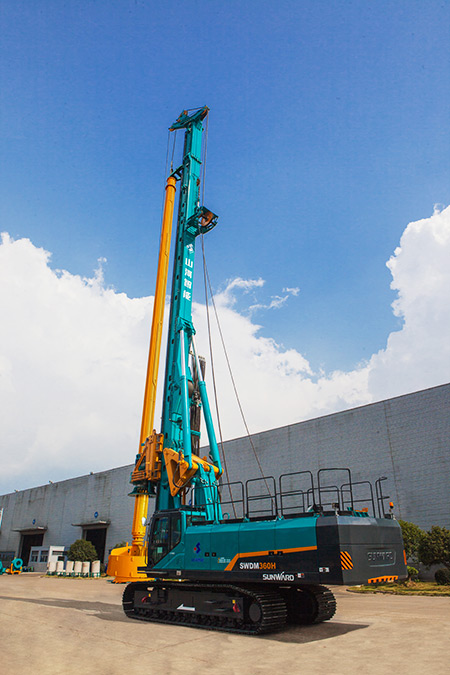 逛上海宝马展来九游体育(中国)官方网站智能展位，创新成果连连看