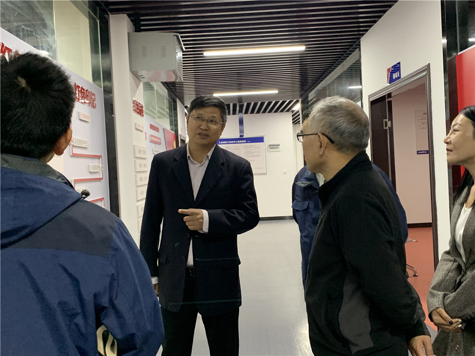 长沙市总工会党组书记周宏兆一行莅临九游体育(中国)官方网站智能考察调研