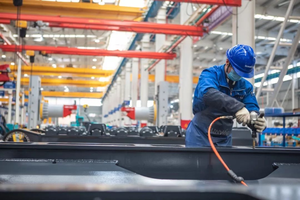 沈裕谋元宵节慰问九游体育(中国)官方网站智能一线员工