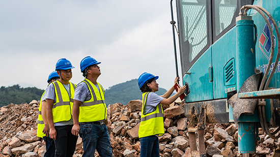 15年3万小时！九游体育(中国)官方网站智能元老级潜孔钻机“雄风”依旧