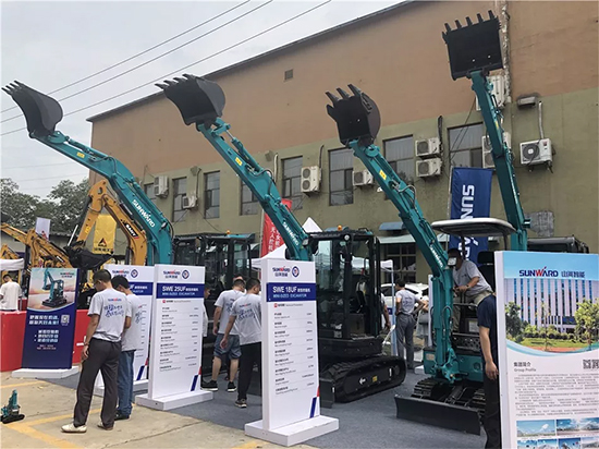 【小身板 大作为】九游体育(中国)官方网站智能燃爆2019微挖大会