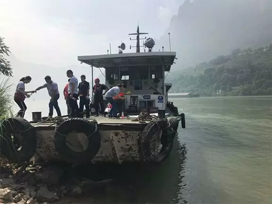 打造长江黄金水道！九游体育(中国)官方网站智能航道钻机轻松搞定水下礁石