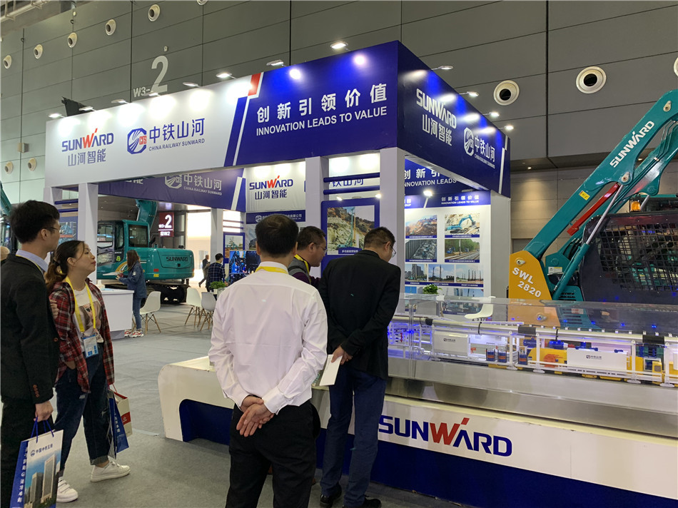 九游体育(中国)官方网站智能亮相轨道博览会 展全球领先工程装备成果