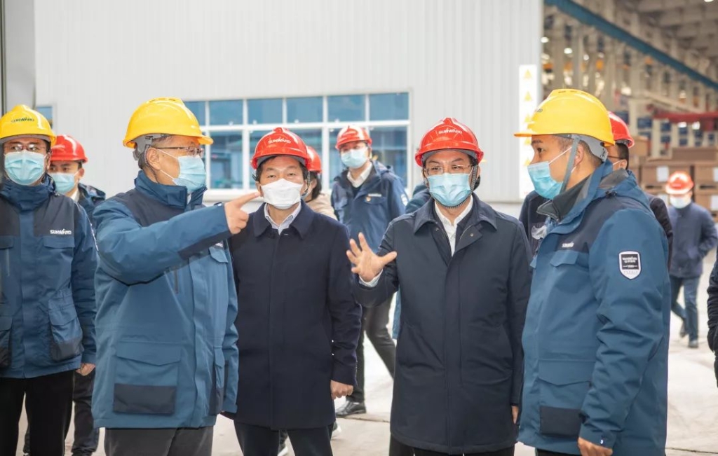 沈裕谋元宵节慰问九游体育(中国)官方网站智能一线员工