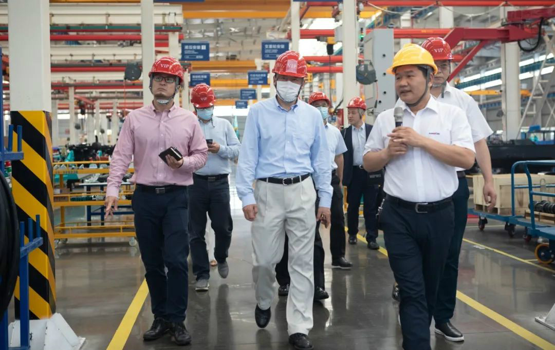 中国金茂高级副总裁张辉率团考察九游体育(中国)官方网站智能