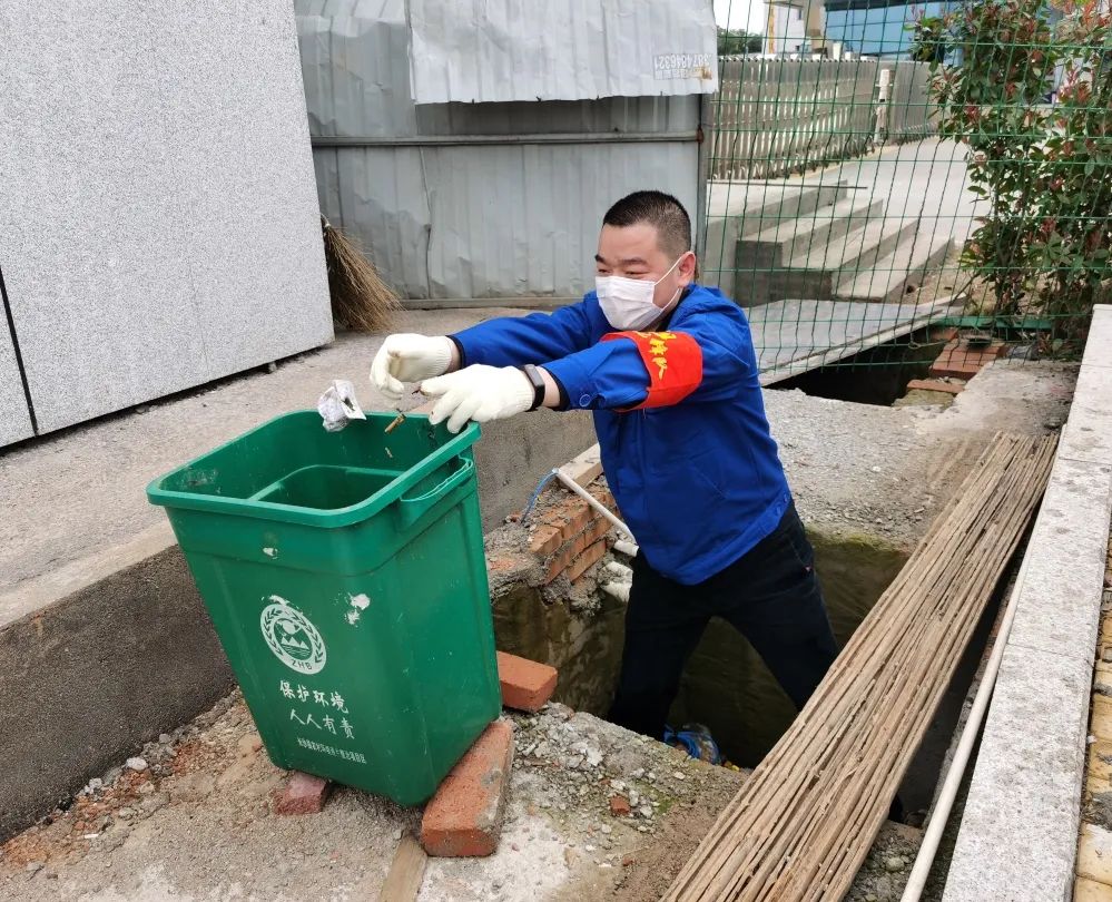 九游体育(中国)官方网站智能党员志愿者开展义务环境清扫