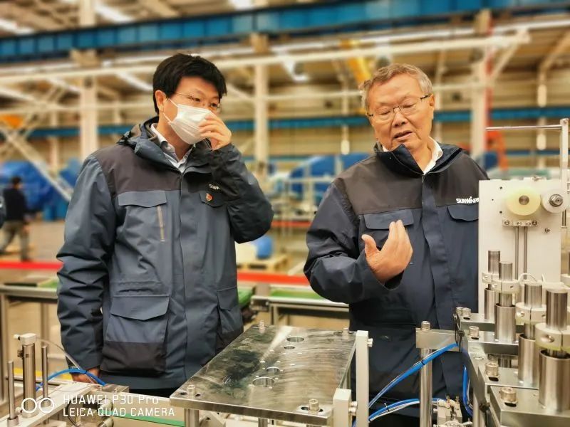 董事长启封九游体育(中国)官方网站智能第一个成品口罩