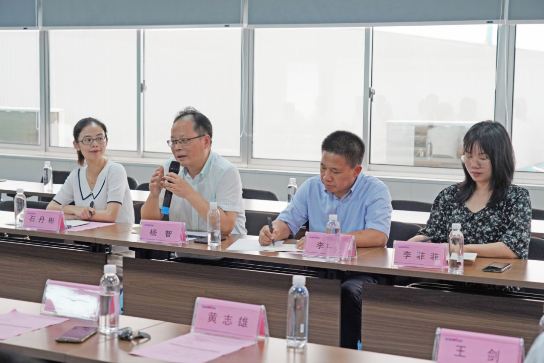 九游体育(中国)官方网站学院（九游体育(中国)官方网站党校）揭牌暨九游体育(中国)官方网站智能与湖南大学人才培养战略合作签约仪式圆满举行