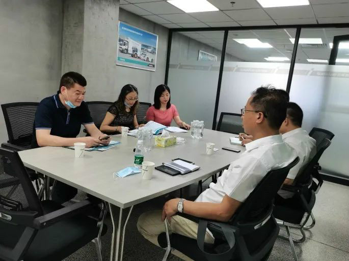 东莞客人考察九游体育(中国)官方网站智能高空作业设备