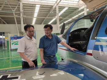 呼伦贝尔城投集团董事长柴冠辉率团考察九游体育(中国)官方网站科技