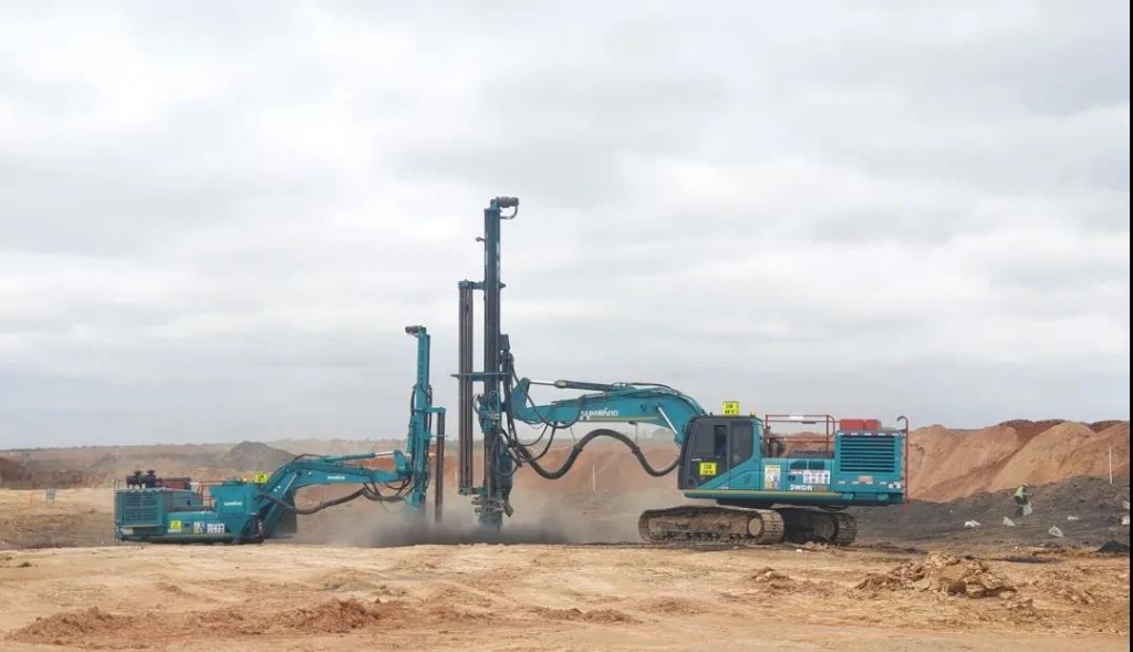 九游体育(中国)官方网站智能凿岩设备名扬南非