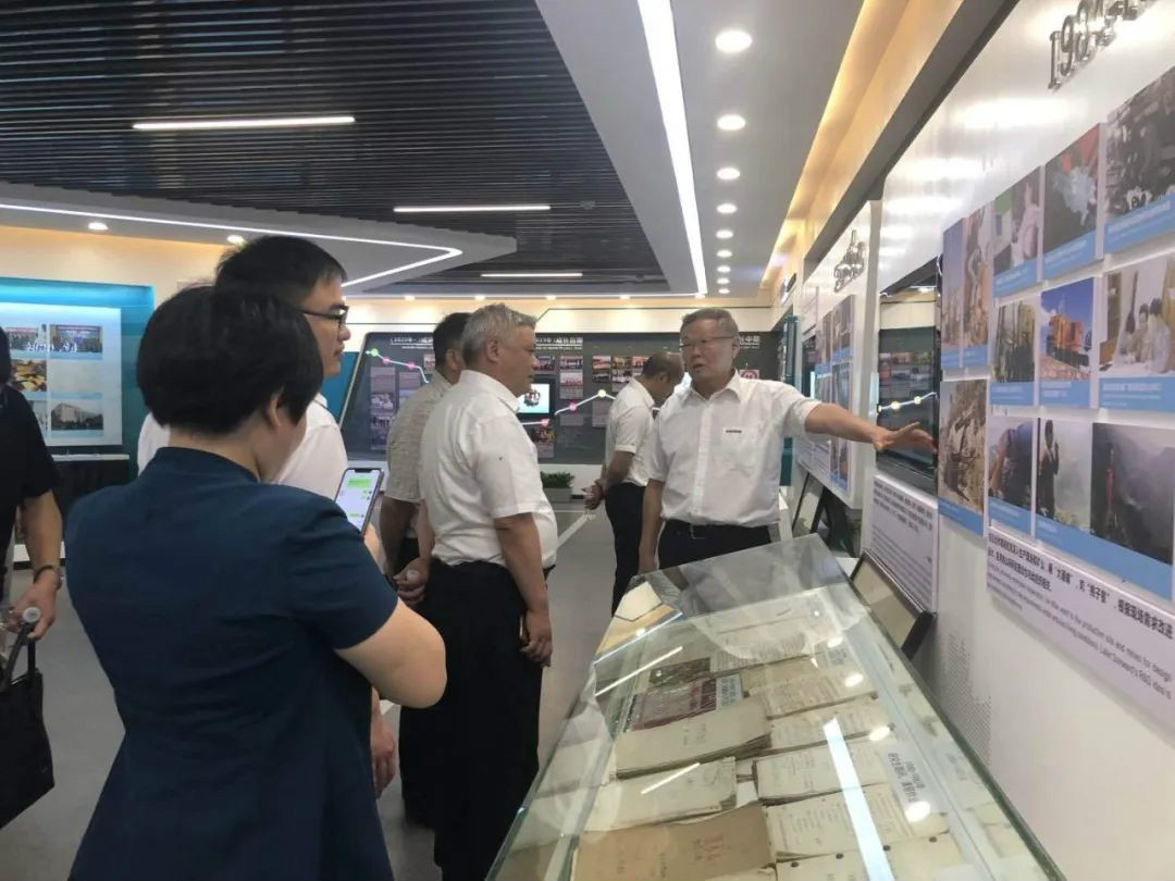 湖南黄金集团董事长黄启富一行考察九游体育(中国)官方网站智能