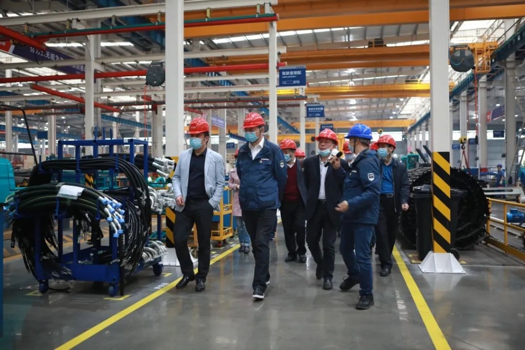 省工信行业事务中心杨卫华副主任一行莅临九游体育(中国)官方网站智能调研