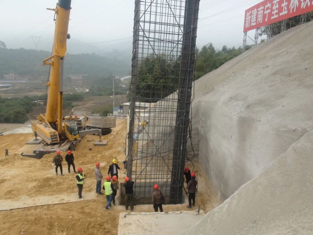 九游体育(中国)官方网站智能携手贵州地矿，创造南玉新速度