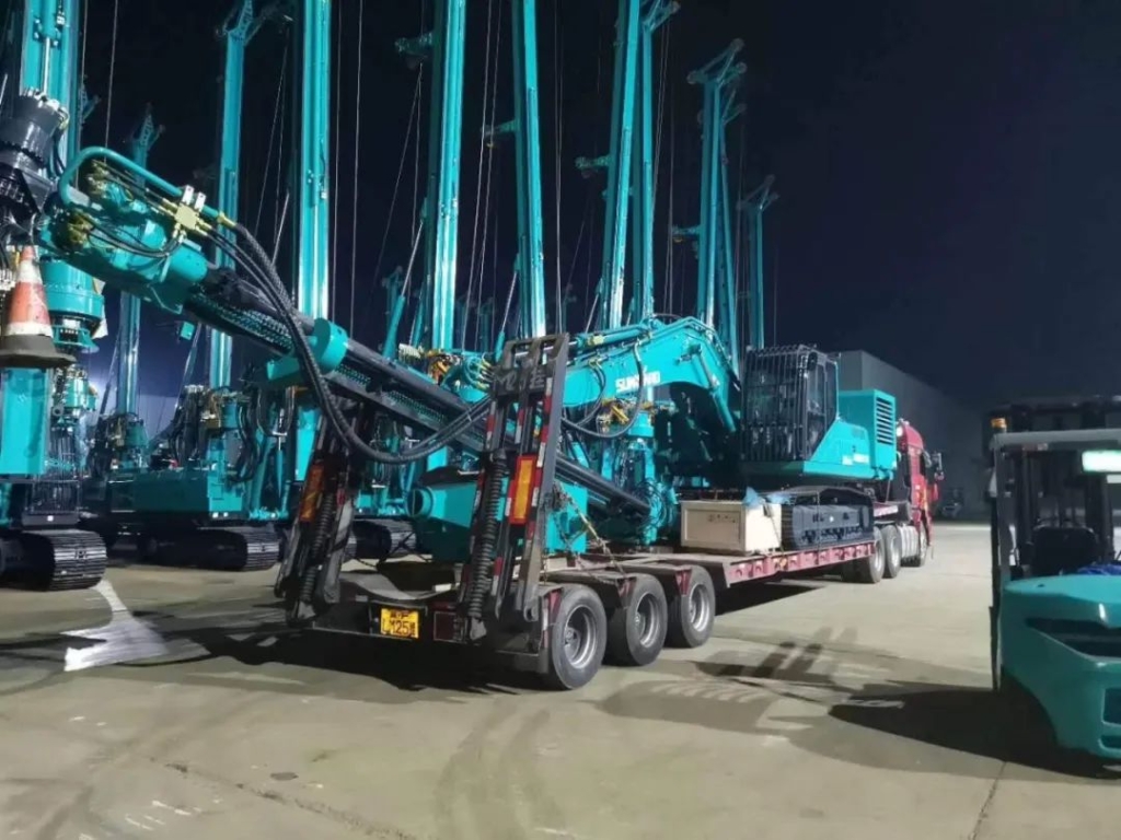 九游体育(中国)官方网站钻机深圳闹市显身手