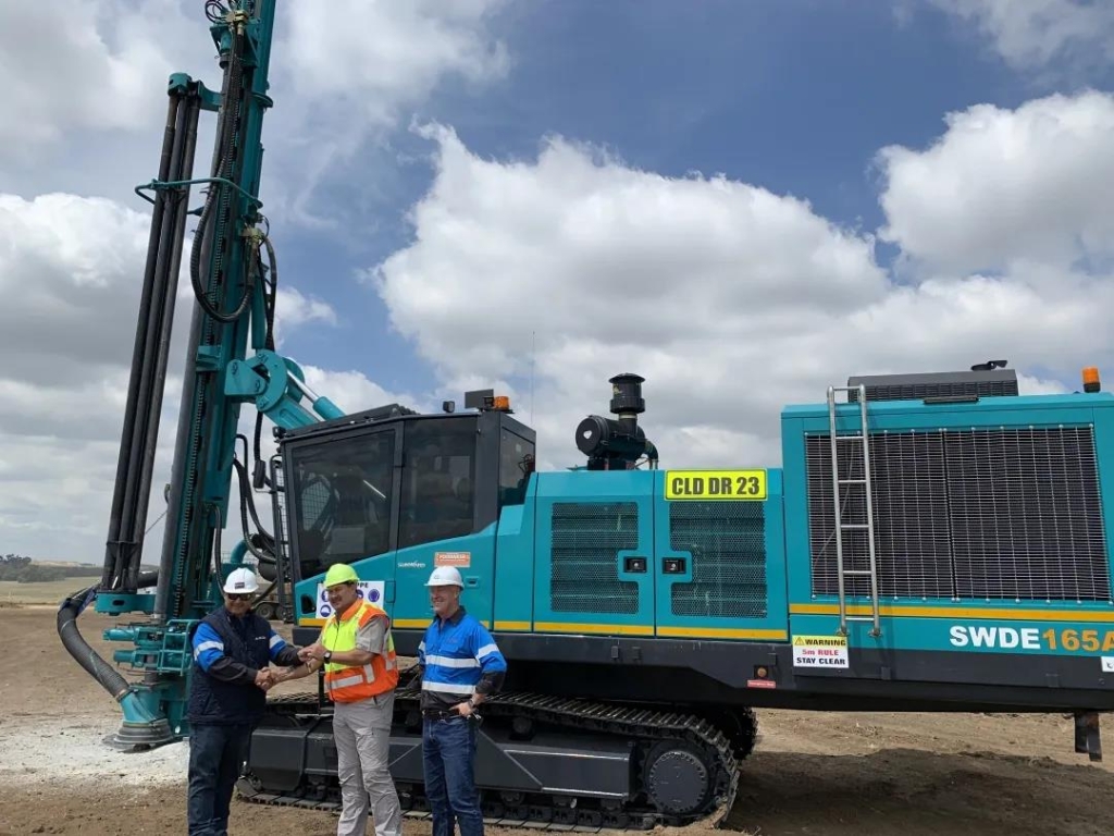 九游体育(中国)官方网站智能凿岩设备名扬南非