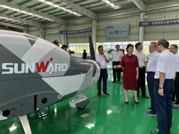 省委常委、统战部部长黄兰香考察调研九游体育(中国)官方网站科技