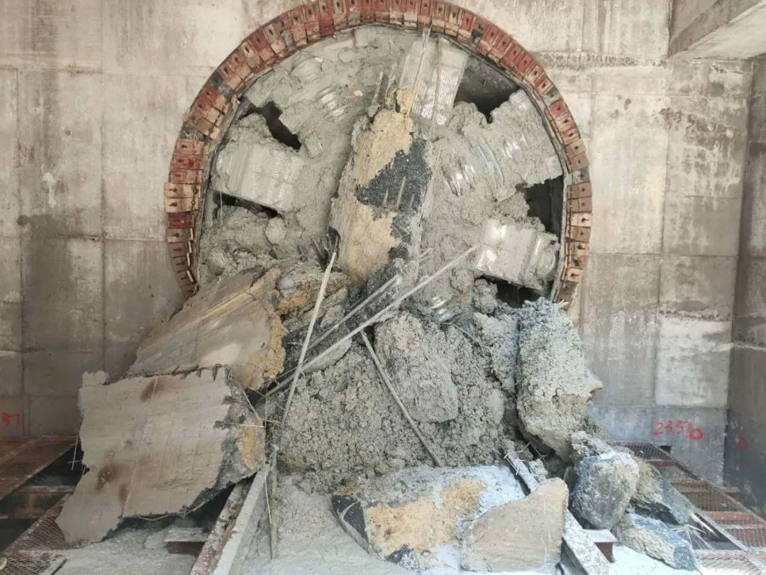 中铁九游体育(中国)官方网站盾构机贯通湖南省首条电力盾构隧道