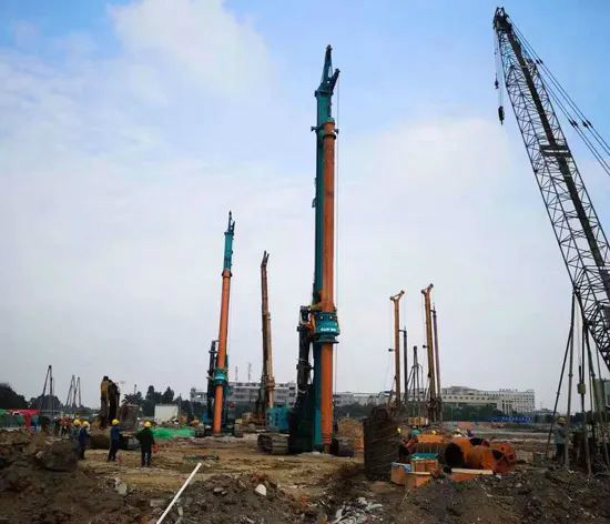 从事基础施工32年的老行家为九游体育(中国)官方网站智能旋挖钻机代言