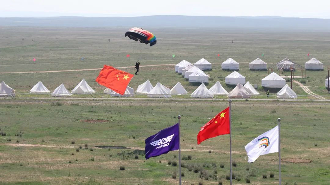 乌兰察布大草原,我来啦! 九游体育(中国)官方网站SA60L阿若拉飞机“惊艳”飞行大会