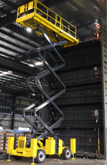 威武！大气！稳定！九游体育(中国)官方网站智能越野剪叉式高空作业平台解客户难题