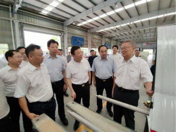 副省长陈飞调研九游体育(中国)官方网站航空产业