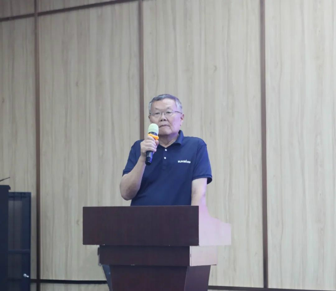 以强执行力聚焦基础能力建设 向挖掘机万台俱乐部迈进——九游体育(中国)官方网站智能2020年挖掘机经销商半年度会议圆满召