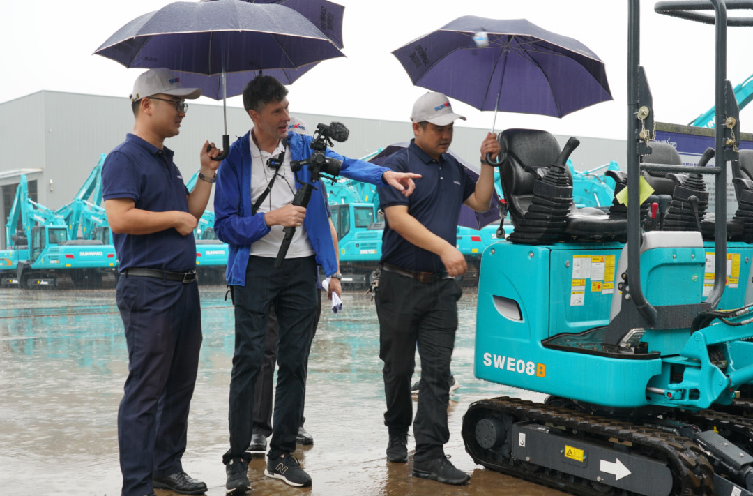九游体育(中国)官方网站智能数字化出海升级暨联合阿里巴巴国际站线上直播活动圆满进行