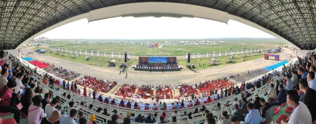 乌兰察布大草原,我来啦! 九游体育(中国)官方网站SA60L阿若拉飞机“惊艳”飞行大会