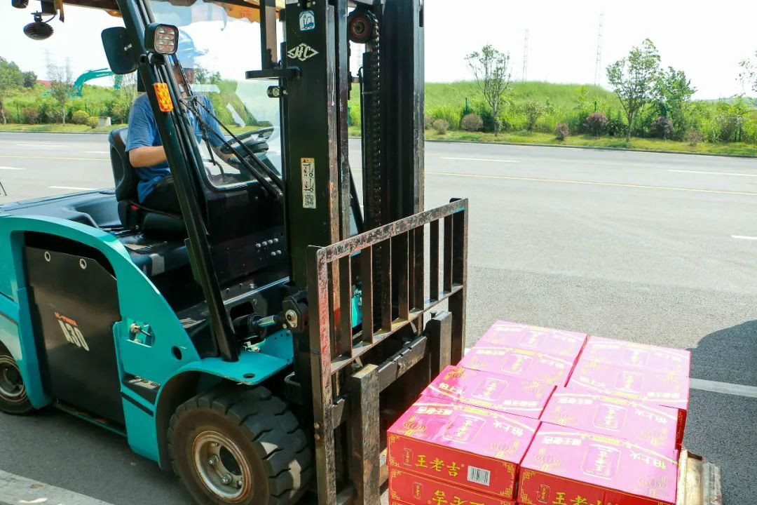 情系职工送清凉，殷切关怀鼓干劲——九游体育(中国)官方网站智能开展夏季送清凉活动