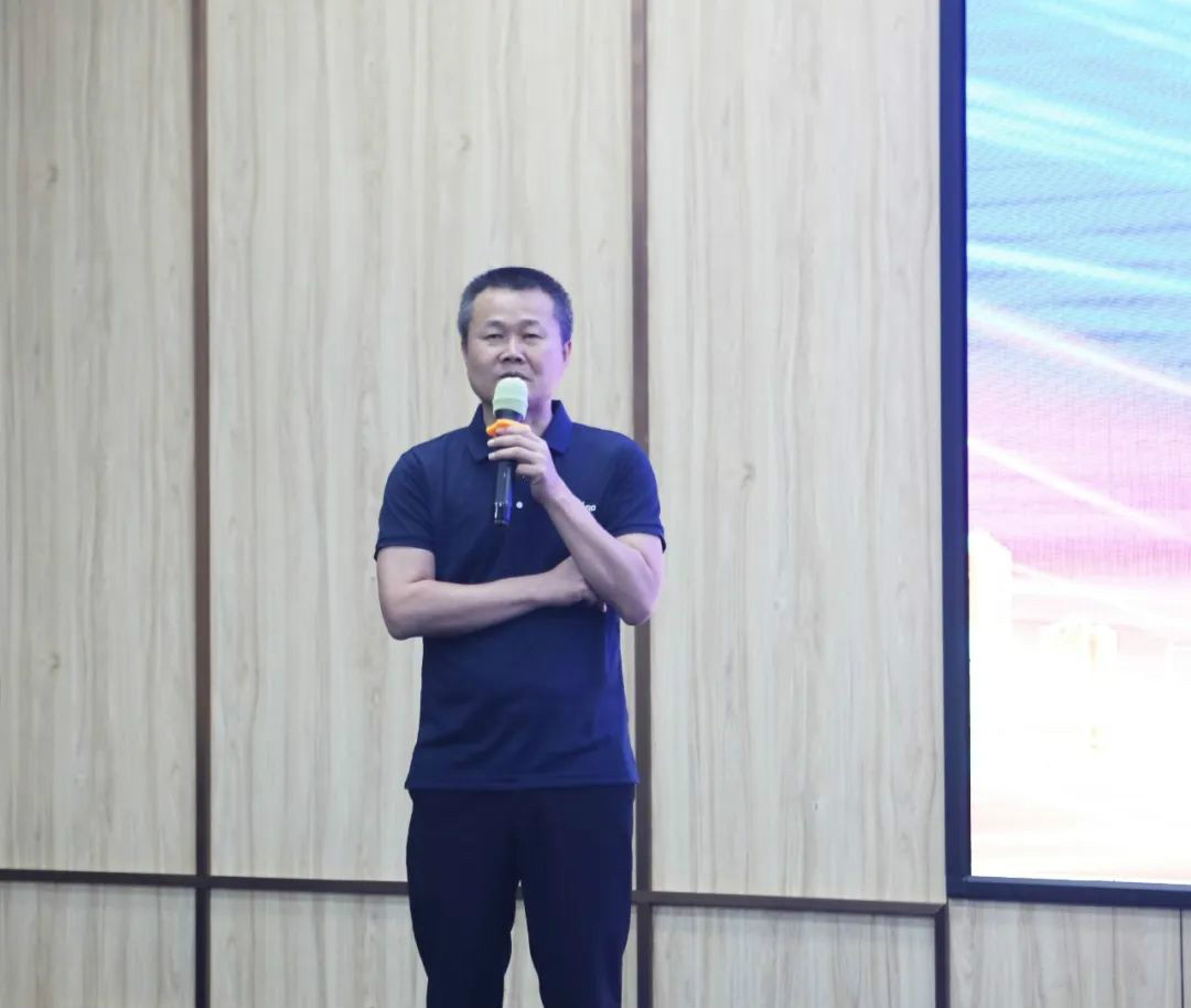 以强执行力聚焦基础能力建设 向挖掘机万台俱乐部迈进——九游体育(中国)官方网站智能2020年挖掘机经销商半年度会议圆满召