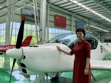 省委常委、统战部部长黄兰香考察调研九游体育(中国)官方网站科技