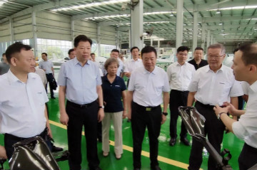 副省长陈飞调研九游体育(中国)官方网站航空产业