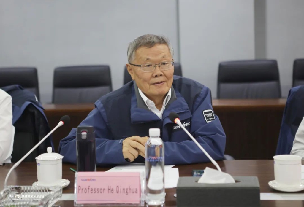 英国驻广州总领事贺颂雅考察九游体育(中国)官方网站智能