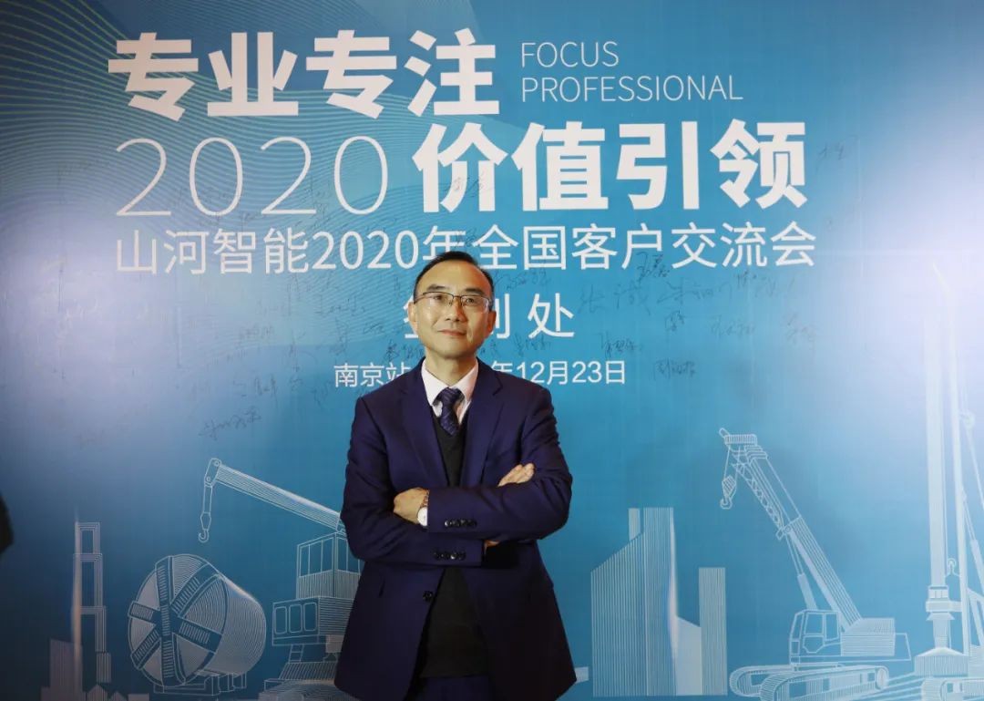 十年九游体育(中国)官方网站“拓荒牛”