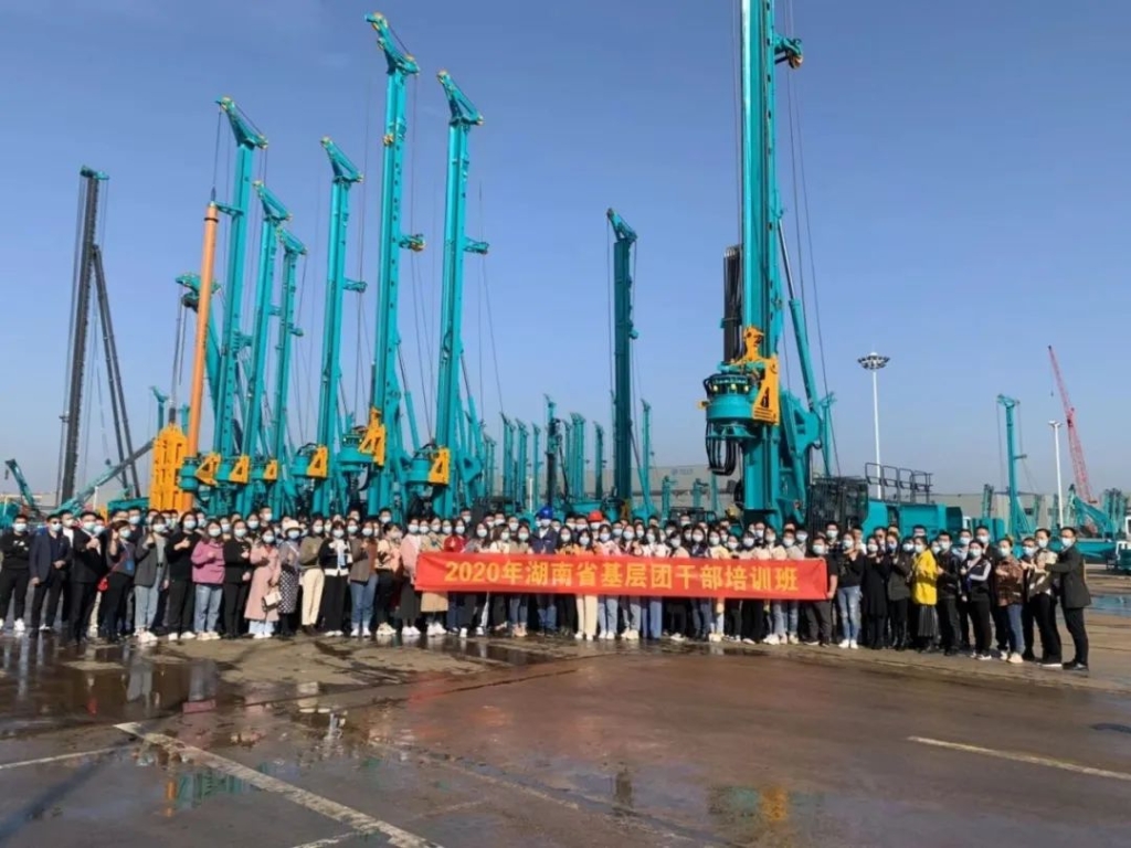 省基层团干部培训班成员来九游体育(中国)官方网站智能参观交流