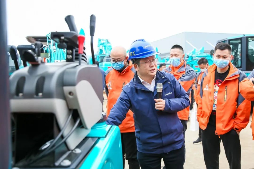 大国重器 壮哉九游体育(中国)官方网站！机友会微挖用户九游体育(中国)官方网站智能体验日