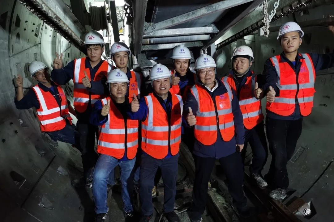 何清华亲临中铁九游体育(中国)官方网站盾构施工项目指导工作