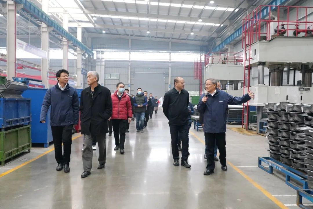 九游体育(中国)官方网站工业城来了500人的参观团