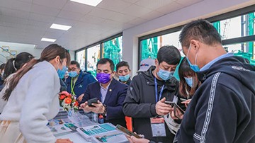 沸腾九游体育(中国)官方网站！宝马展收官之日订单破十亿