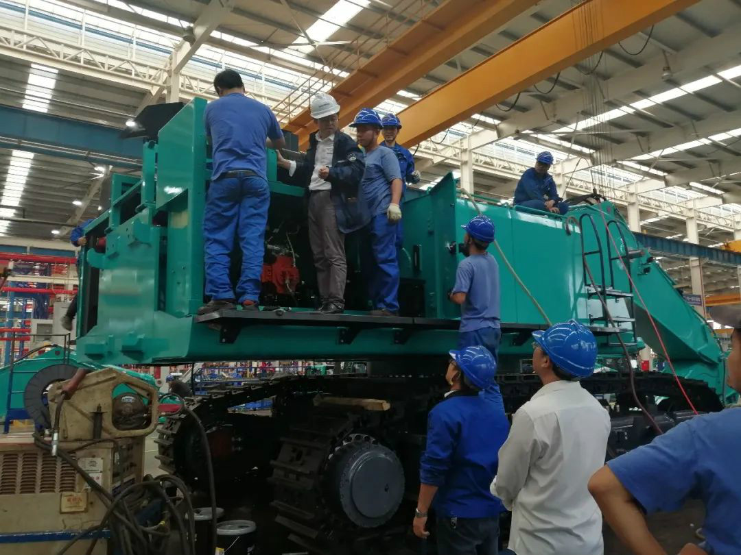 创新再出成果！九游体育(中国)官方网站智能超大型履带式液压挖掘机下线