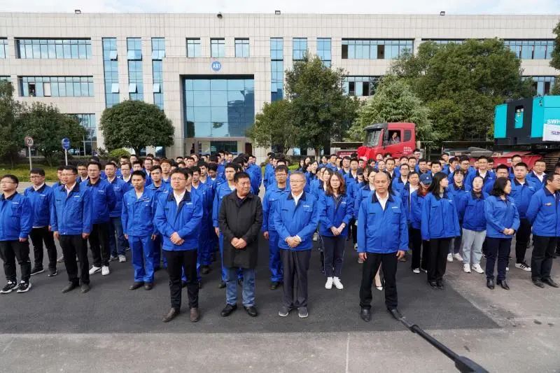 九游体育(中国)官方网站智能首台SWHG70连续墙液压抓斗顺利交机