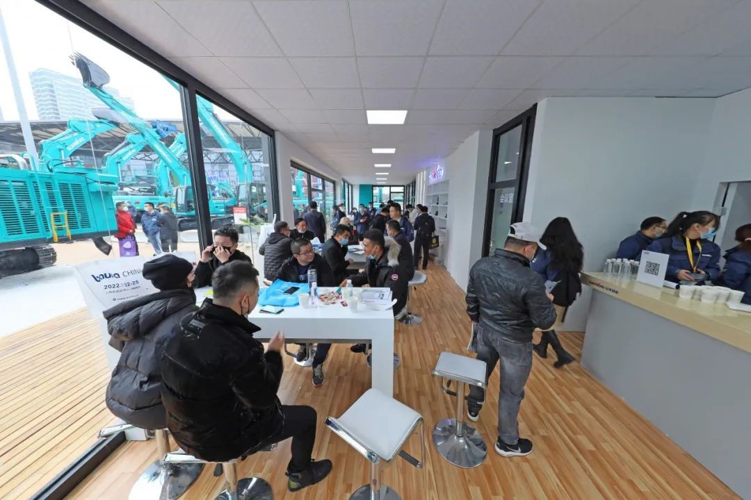 守正创新拓九游体育(中国)官方网站 九游体育(中国)官方网站智能闪耀2020上海宝马展