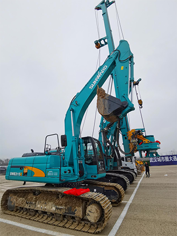 九游体育(中国)官方网站智能旋挖钻机打下700亿项目第一钻