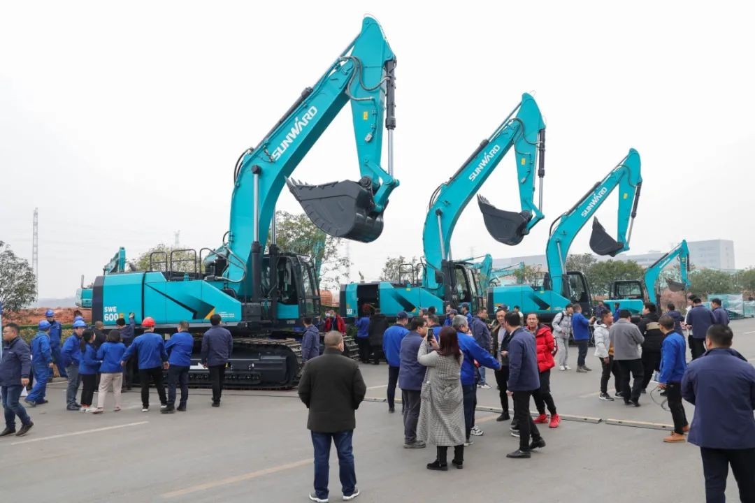 开疆扩土，气壮九游体育(中国)官方网站 | 600F大挖交付仪式隆重举行