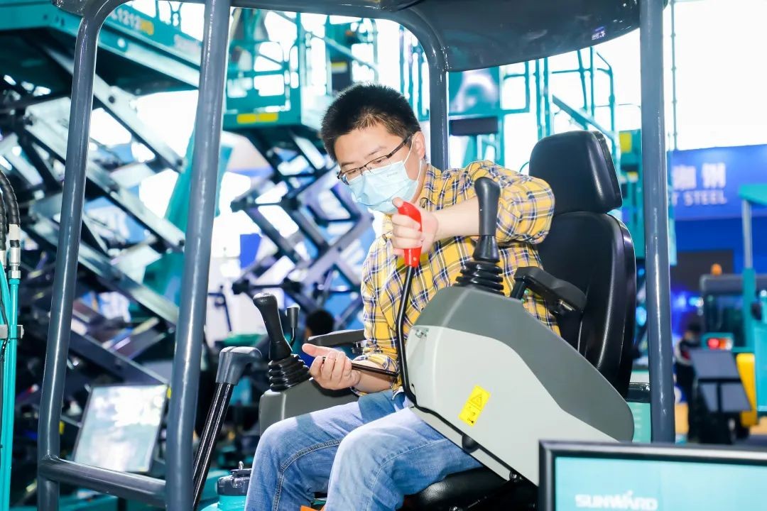 “机甲盛宴”长沙展圆满收官！九游体育(中国)官方网站智能展区亮点精彩回顾