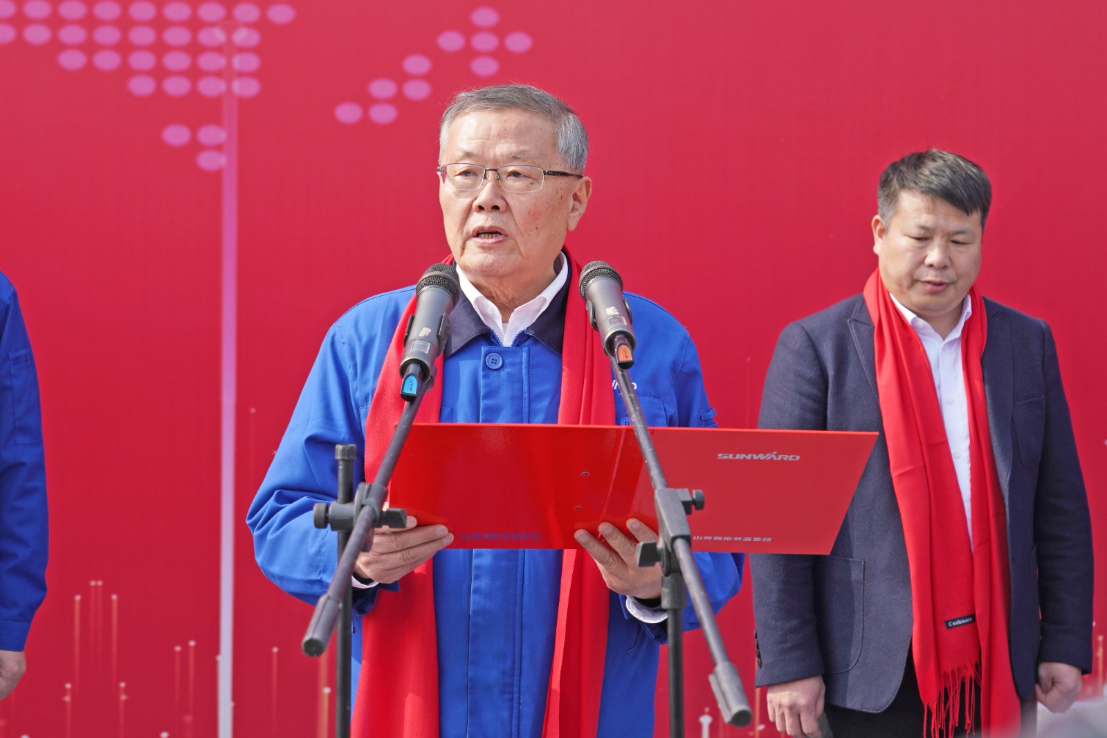 九游体育(中国)官方网站智能价值6亿元设备全球发货仪式火热举行