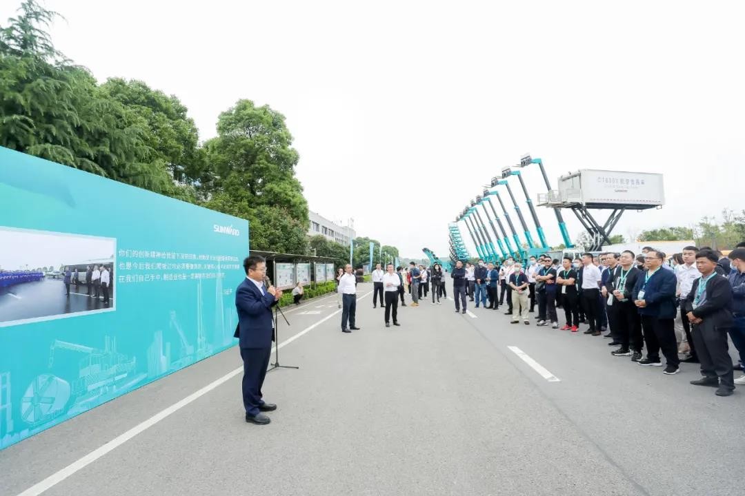 “爆品”出击！九游体育(中国)官方网站智能客户交流会签约超8亿元