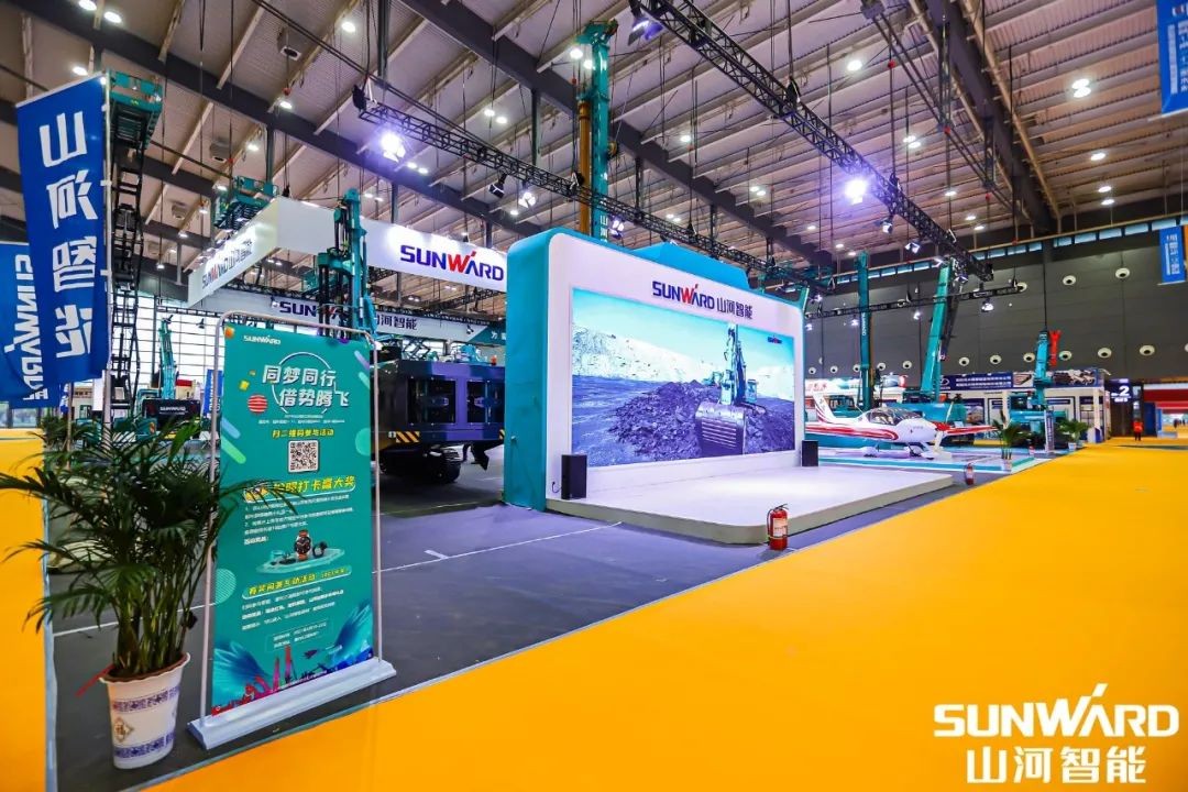 “九游体育(中国)官方网站绿”亮相长沙国际工程机械展，50余款产品尽显九游体育(中国)官方网站智能创新实力